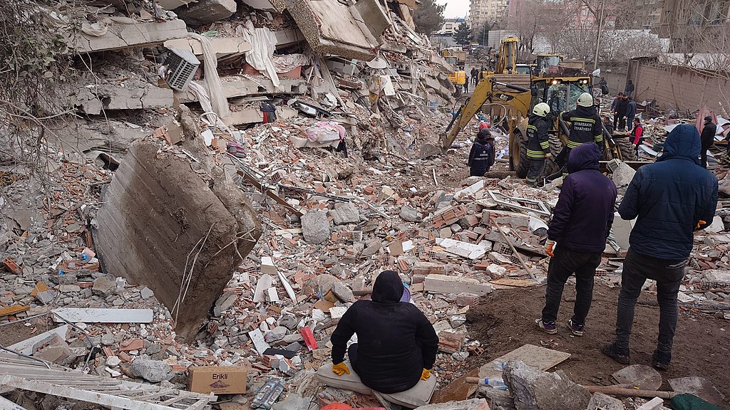 Das Erdbeben in der Türkei und in Syrien hat furchtbare Schäden angerichtet und viele Tausend Opfer gekostet. Foto: Wikimedia Commons